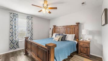 3 chambres, fer et planche à repasser, Wi-Fi, draps fournis