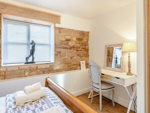 2 bedrooms, free WiFi, bed sheets - Fig Tree Cottage - UKC6631 (Pentney, King&rsquo;s Lynn)