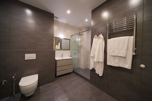 Elite Condo, 2 Bedrooms, Balcony, Mountain View | Bathroom - Sweet Home Apart-Hotel (Yerevan)