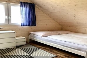 2 bedrooms, travel crib, free WiFi, bed sheets - Holiday Home Pobierowo near Beach & Pool (Rewal)