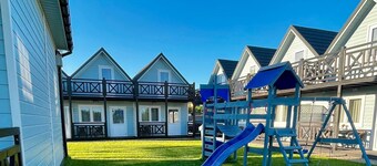 Vakantiehuis Pobierowo bij Strand en Zwembad