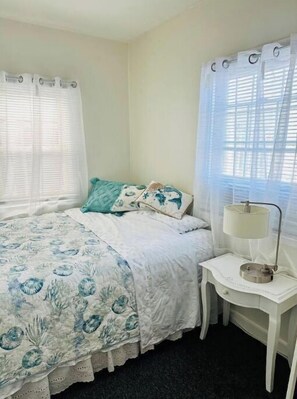 1 bedroom, iron/ironing board, travel cot, WiFi