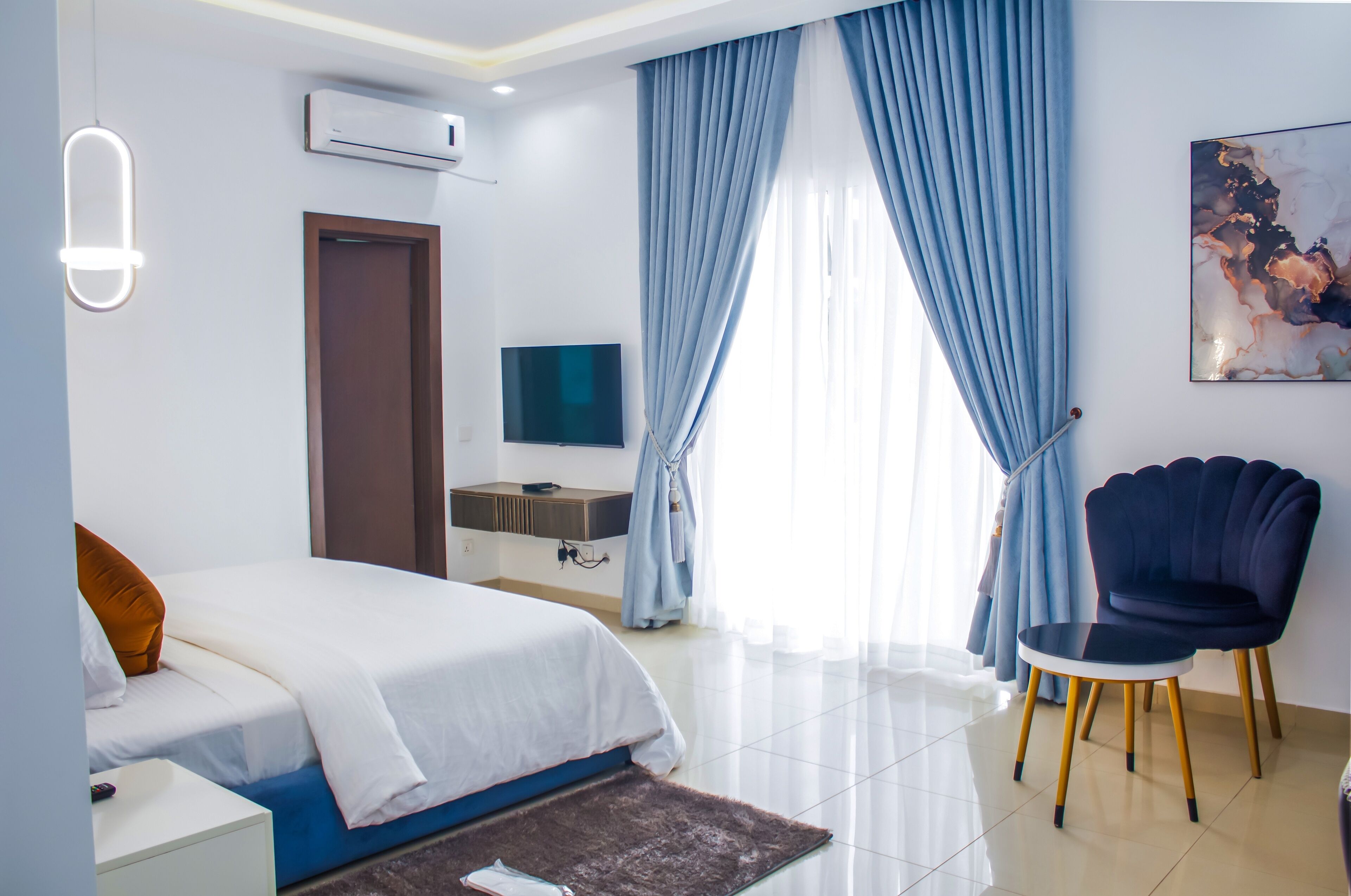 Exclusive Apartment | 3 bedrooms, in-room safe, desk, blackout curtains