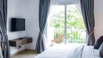 Exclusive Apartment | 3 bedrooms, in-room safe, blackout drapes, iron/ironing board