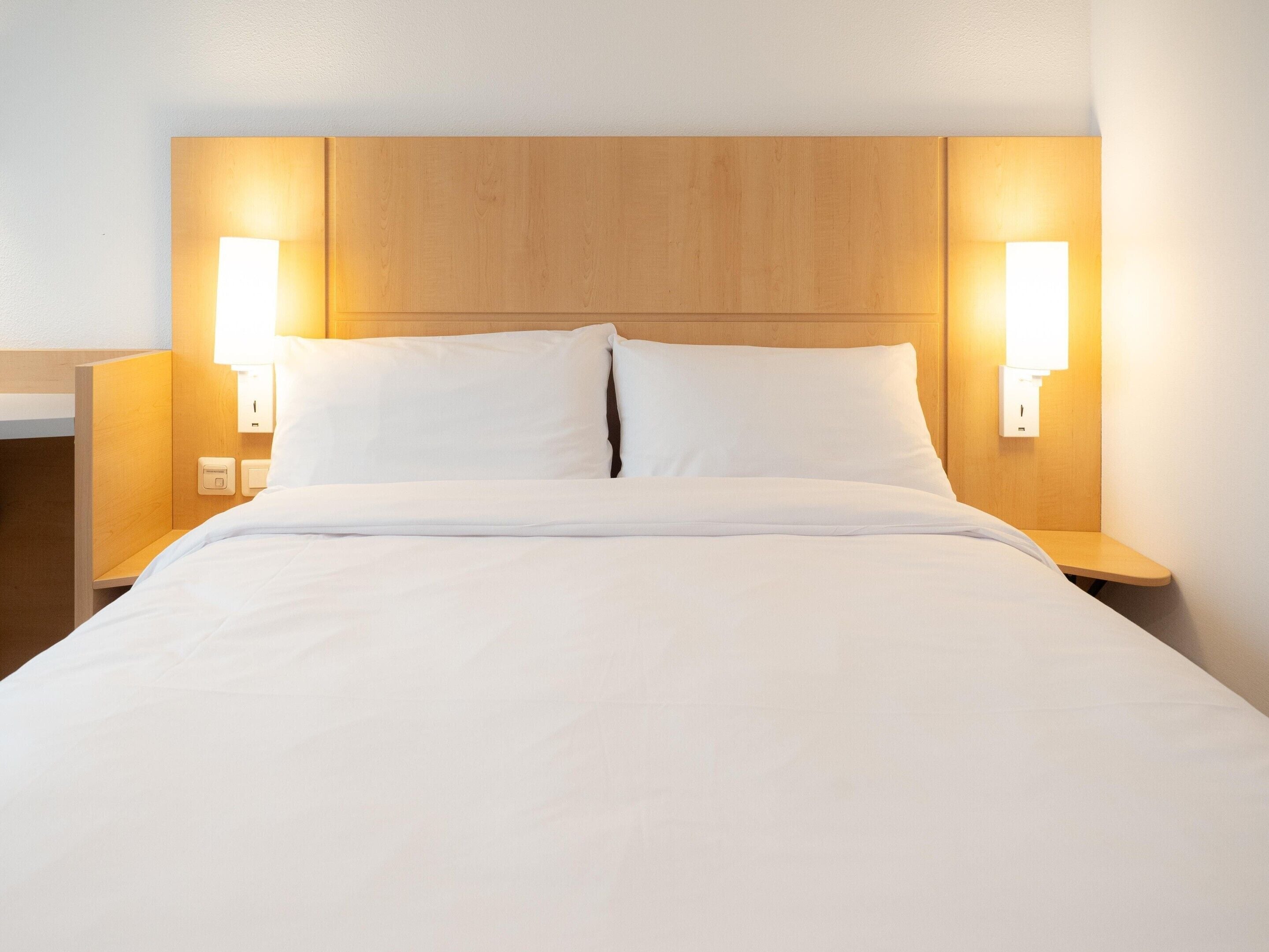 Double Room | Desk, laptop workspace, blackout drapes, WiFi (free)