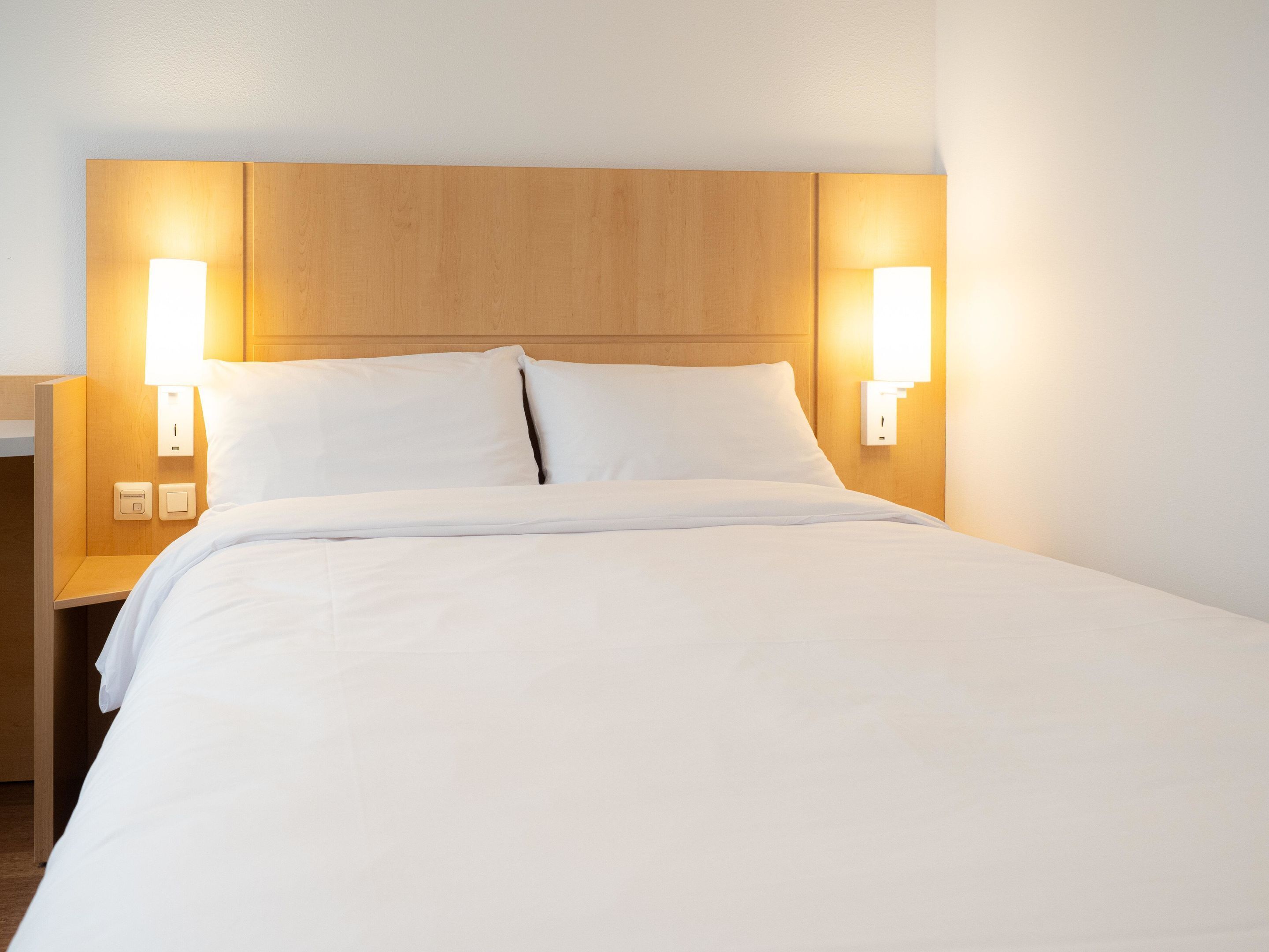 Double Room | Desk, laptop workspace, blackout drapes, WiFi (free)