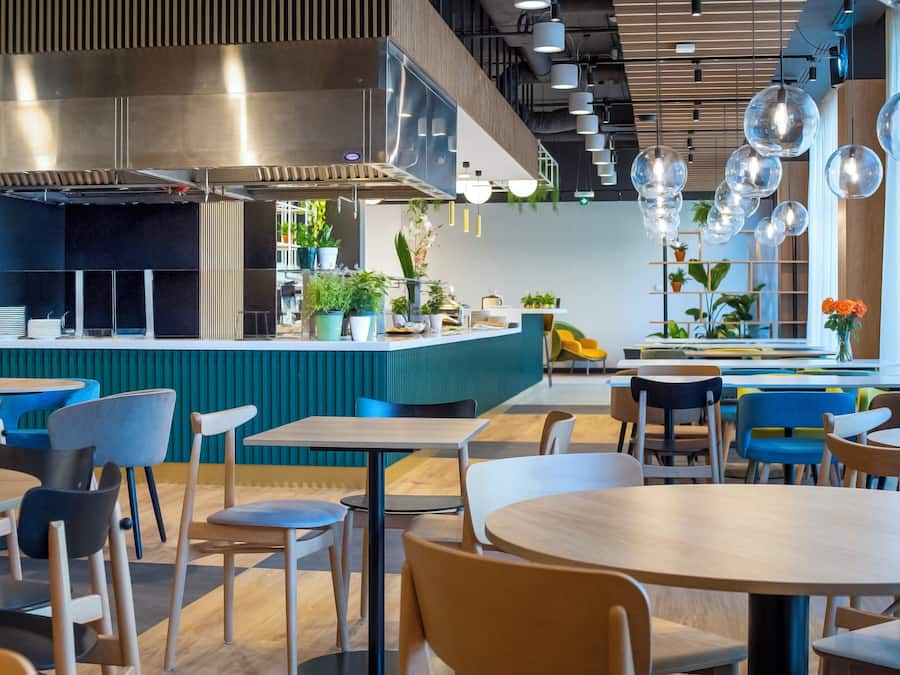 Daily buffet breakfast (PLN 55 per person)