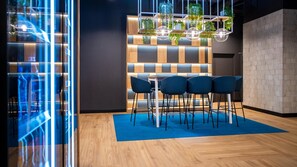 Petit déjeuner, déjeuner et dîner servis sur place