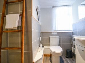 Cottage | Bathroom