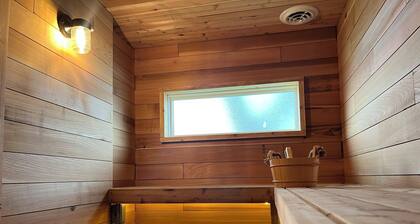 Casita by the Lake. Lake Pepin Home & Sauna Retreat!