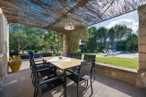 Outdoor dining