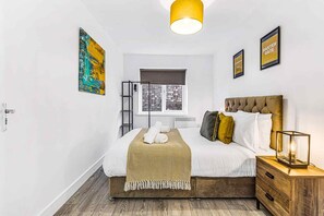 2 bedrooms, desk, iron/ironing board, WiFi
