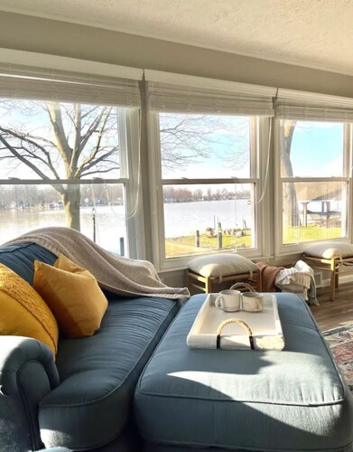 Lakefront views at our Long Island Lookout!