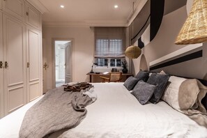 3 slaapkamers, een strijkplank/strijkijzer, wifi, beddengoed