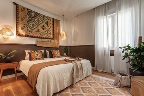 2 bedrooms, iron/ironing board, bed sheets