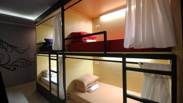 In-room safe, soundproofing, free WiFi