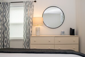 2 bedrooms, desk, iron/ironing board, Internet