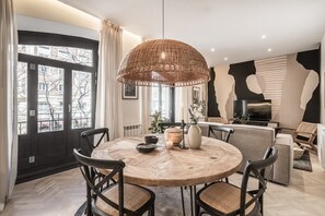 Dining - Baza - 3 bedrooms and office in Trafalgar (Madrid)