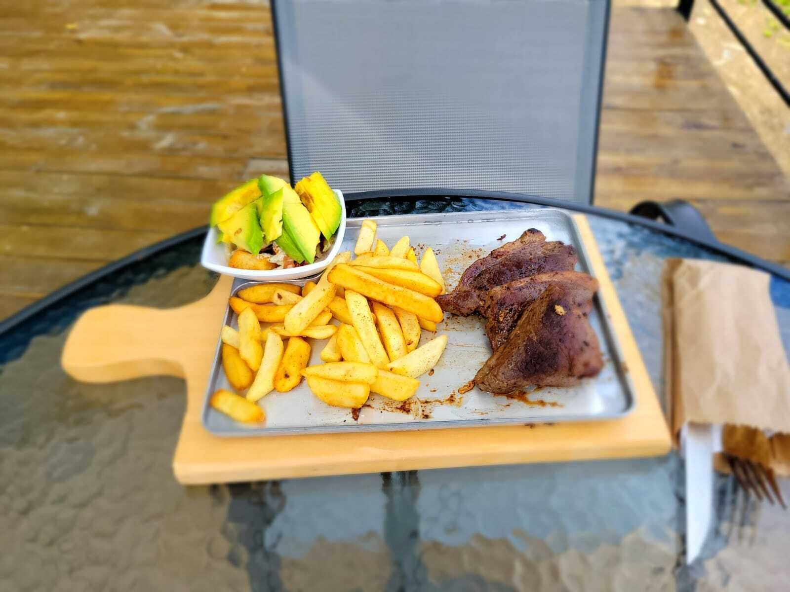 مطعم