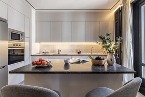 Fridge, microwave, oven, stovetop