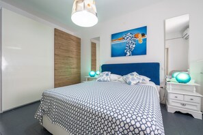 1 chambre, fer et planche à repasser, Wi-Fi gratuit, draps fournis