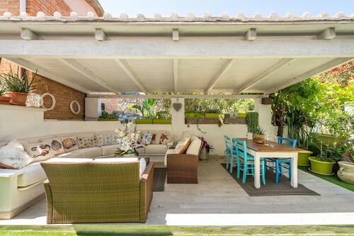 Appartamento 'Casa Nora' con terrazza privata, Wi-Fi e aria condizionata
