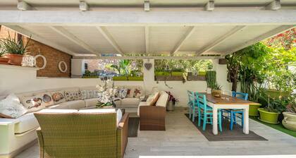 Apartment 'Casa Nora' with Private Terrace, Wi-Fi and Air Conditioning
