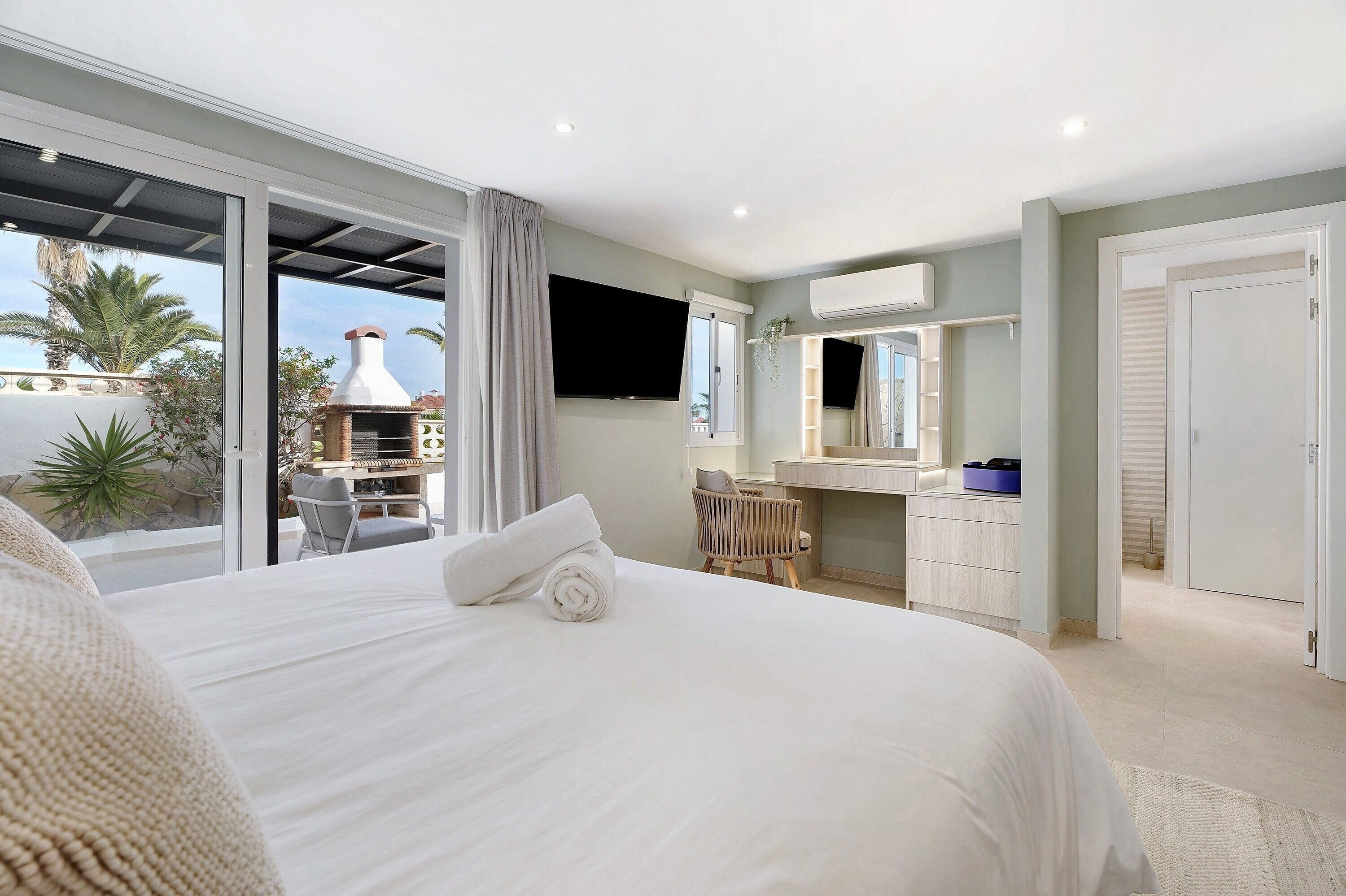 3 habitaciones, tabla de planchar con plancha y wifi gratis 