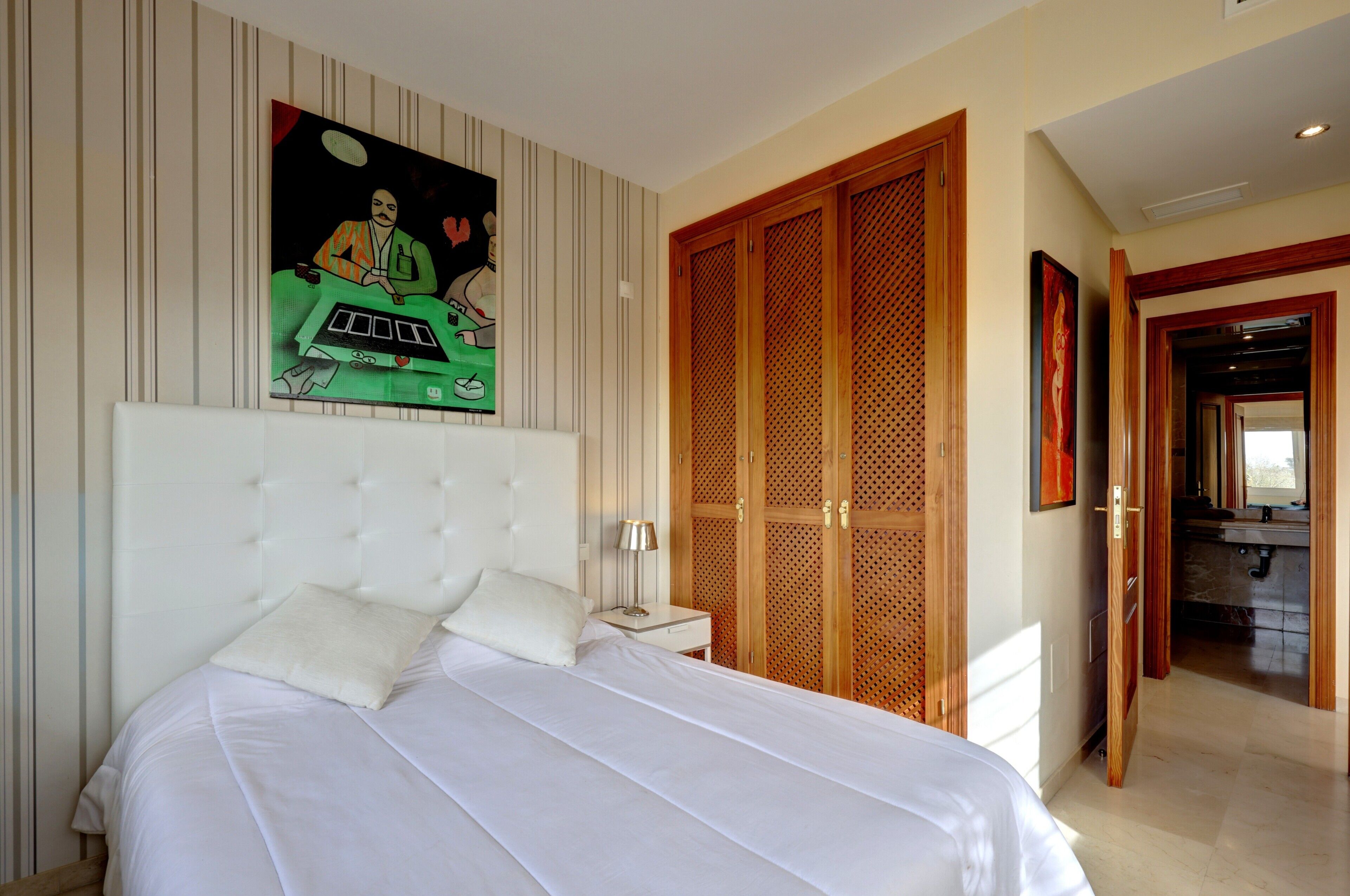 3 habitaciones, tabla de planchar con plancha y wifi gratis 