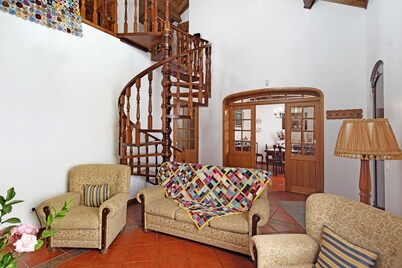 Holiday Home 'Casa Das Rosas' with Sea View, Private Terrace and Wi-Fi