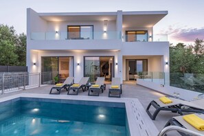 Pool - Villa Bougainvillea Boutique 3 by Villa Plus (Limni Keriou)