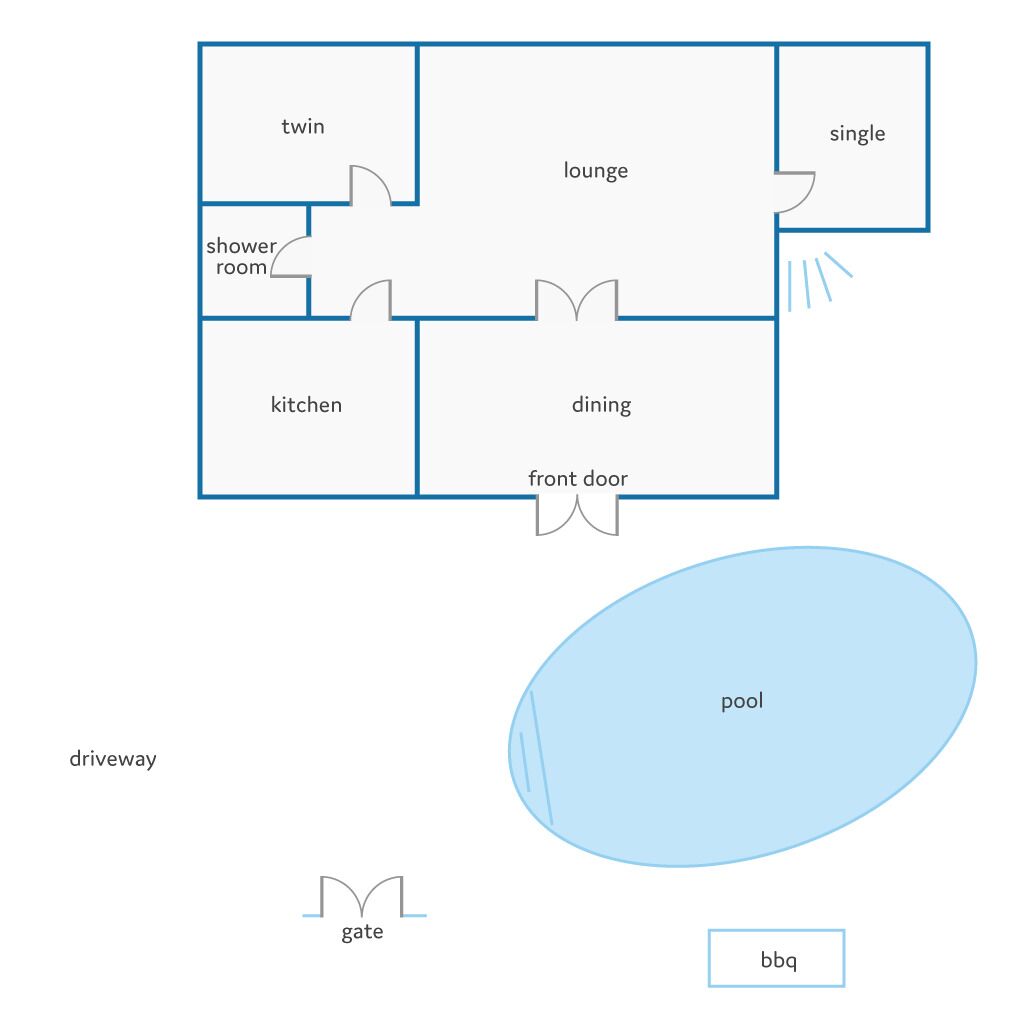 Un plan d’étage comprenant des chambres à deux lits et des chambres individuelles, un salon, un coin repas, une cuisine, une salle de douche, une porte d’entrée, une allée, un portail et une piscine.