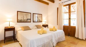 6 عدّة غرف نوم ومكتب ومكواة/لوح كي وواي فاي مجانًا