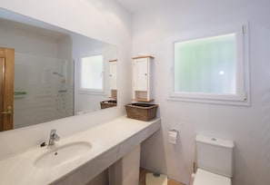 Tina, amenidades de baño gratuitas, toallas