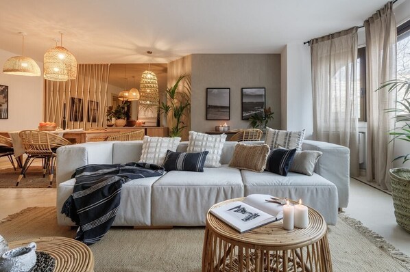 TV, fireplace - Selayar - 4 bedrooms in Almagro (Madrid)