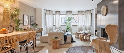 Télévision, cheminée