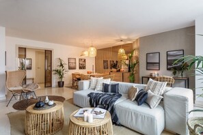 TV, fireplace - Selayar - 4 bedrooms in Almagro (Madrid)