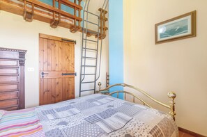2 bedrooms, free WiFi, bed sheets