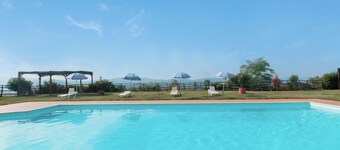 Apartment in the agriturismo 'La Facciavista' with shared pool, shared terrace and Wi-Fi