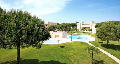 Apartment 'Apartamento Sancti Petri' with Shared Pool, Wi-Fi and Air Conditioning