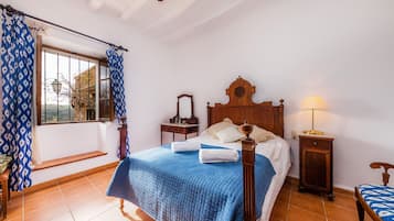 5 dormitorios, tabla de planchar con plancha, wifi gratis y ropa de cama