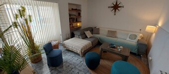 Typical village house in the center of L'escala 2 steps from the beach