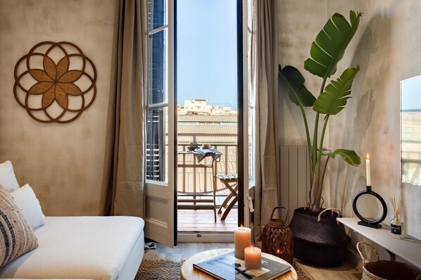 TV, offices - Natuna - 3 bedrooms in Eixample Esquerra (Barcelona)