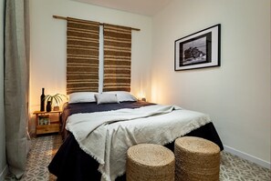 3 habitaciones, tabla de planchar con plancha, wifi y ropa de cama 