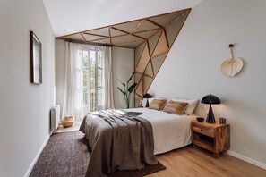 3 bedrooms, desk, iron/ironing board, WiFi