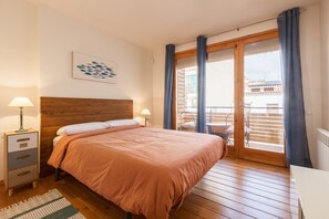 2 chambres, fer et planche à repasser, Wi-Fi gratuit, draps fournis