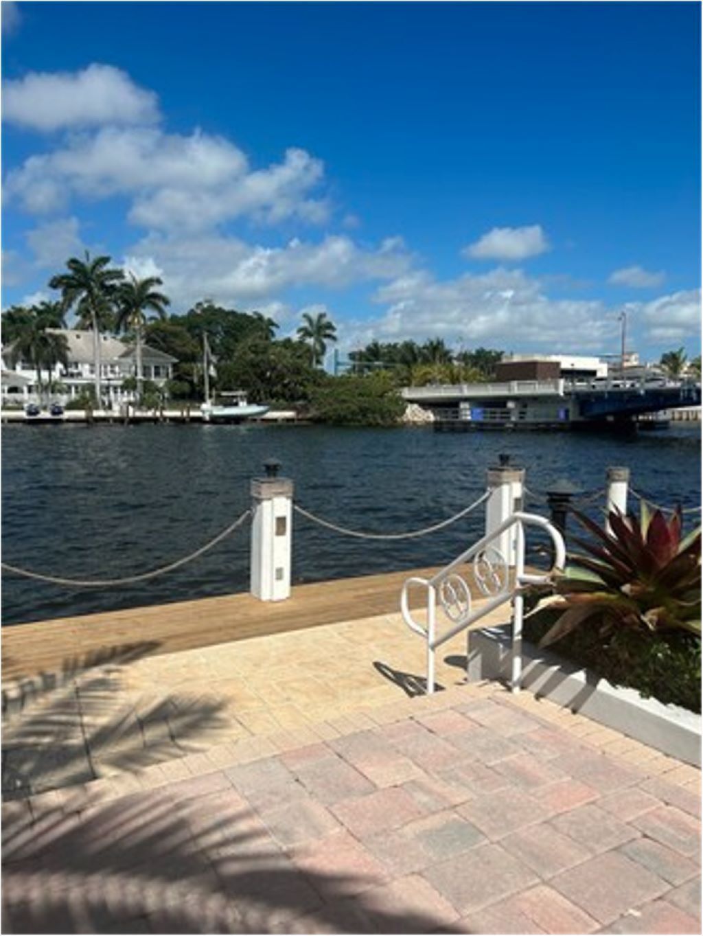 Stylish Updated 1/1 on the Intracoastal in Boca Raton