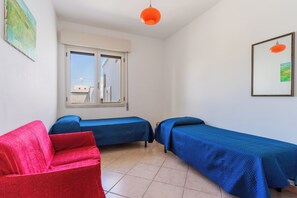 Interior - Villa "Tina" Close to the Beach and the City (torre lapillo)