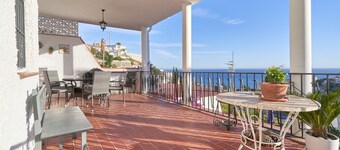 Holiday Home 'Casa Mon Chau Chau' with Sea View, Private Pool and Air Conditioning
