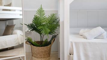 2 bedrooms, free WiFi, bed sheets